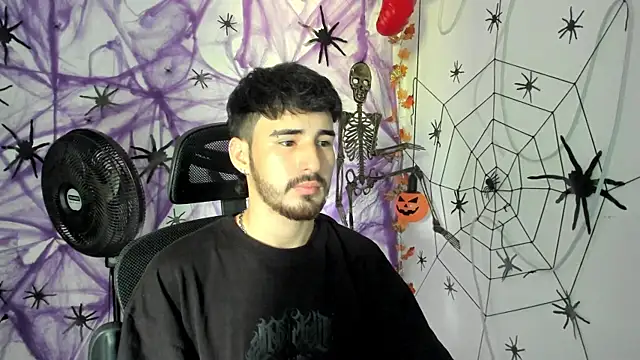 Snapshot of DmitriSanders chatting on November 5, 2025, 3:45 pm DmitriSanders online show from November 5, 2025, 3:45 pm