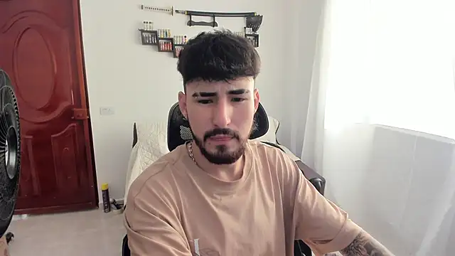 DmitriSanders online show from April 24, 2026, 9:39 pm