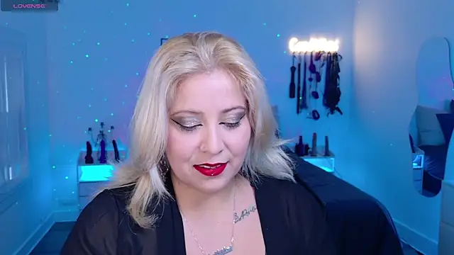 Snapshot of blackwidow_s1 chatting on November 10, 2025, 9:30 am blackwidow s1 online show from November 10, 2025, 9:30 am