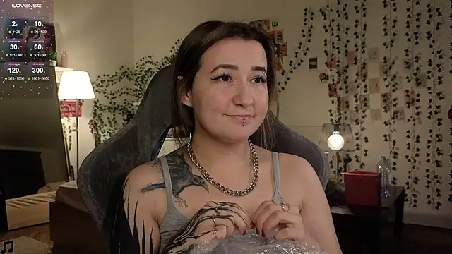 Snapshot of Megan__Hart chatting on January 17, 2025, 1:04 am Megan  Hart online show from January 17, 2025, 1:04 am