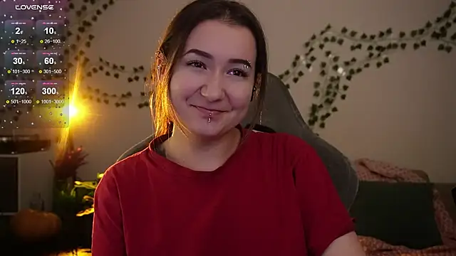 Megan  Hart online show from November 10, 2025, 2:43 am