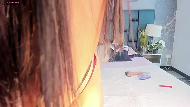 Nahomi Wild online show from March 3, 2025, 8:11 pm