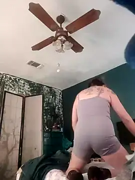 Snapshot of TexaSMESS_37 chatting on December 19, 2024, 2:24 pm TexaSMESS 37 online show from December 19, 2024, 2:24 pm