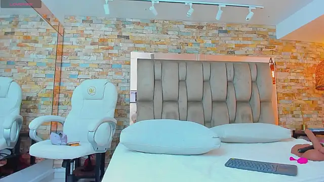 karla dunn online show from October 3, 2025, 9:01 pm