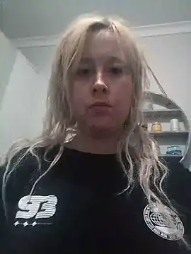 mollymay69 online show from February 25, 2026, 1:54 pm