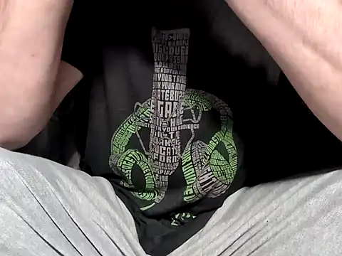 Snapshot of Dogz_n_daugthers chatting on December 22, 2024, 5:34 am Dogz n daugthers online show from December 22, 2024, 5:34 am