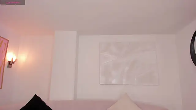 PaulinaSantos  online show from December 16, 2025, 7:08 pm