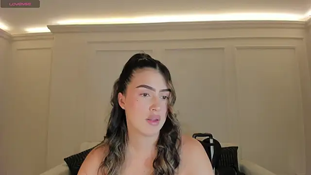 PaulinaSantos  online show from March 4, 2026, 7:53 pm