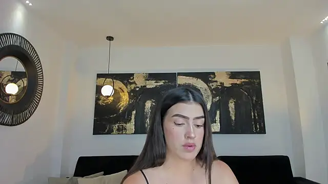 PaulinaSantos  online show from April 2, 2026, 7:00 pm