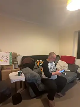 LondonTeffy online show from October 20, 2025, 9:26 pm