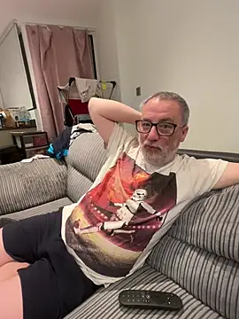 LondonTeffy online show from June 30, 2026, 9:05 pm