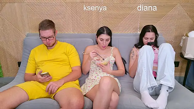 Ksenny online show from November 11, 2025, 3:34 pm