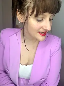 victoirenextdoor online show from October 19, 2025, 5:35 pm