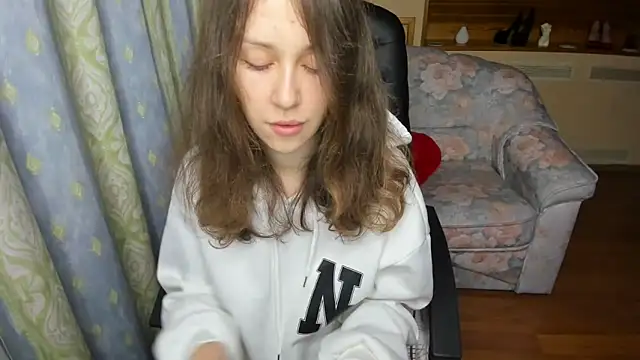 AfinaCutie online show from November 5, 2025, 7:30 am