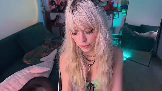 Snapshot of Eerectioneering chatting on September 27, 2025, 10:53 am Eerectioneering online show from September 27, 2025, 10:53 am