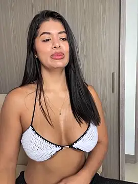 MelissaWaltton online show from November 1, 2025, 1:35 pm