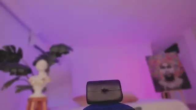 Taylor  foxxx online show from February 27, 2025, 4:09 am