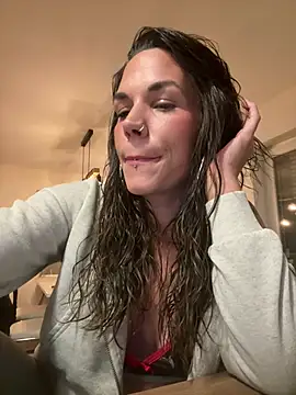 Lady Knaller online show from April 17, 2026, 7:17 pm