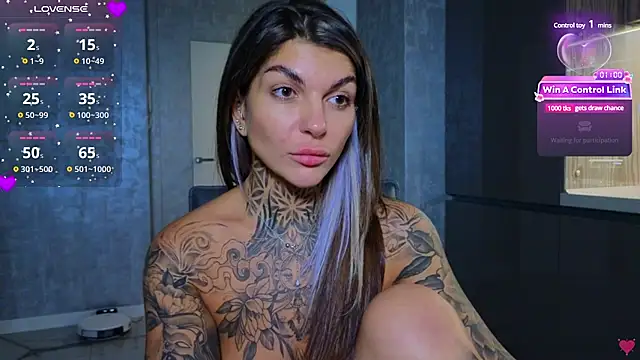 Snapshot of tattooedBabyy chatting on January 28, 2025, 7:32 pm tattooedBabyy online show from January 28, 2025, 7:32 pm