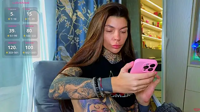 Snapshot of tattooedBabyy chatting on April 3, 2026, 10:02 am tattooedBabyy online show from April 3, 2026, 10:02 am