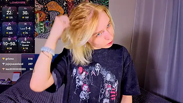 Crayzy Luv online show from March 23, 2026, 7:51 pm