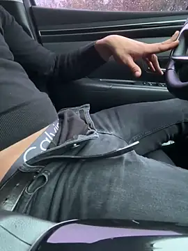 Snapshot of beyourself1323 chatting on October 7, 2025, 3:09 pm beyourself1323 online show from October 7, 2025, 3:09 pm