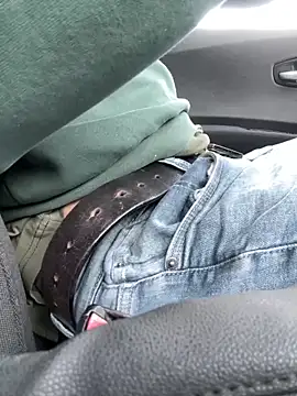 Snapshot of beyourself1323 chatting on February 19, 2026, 1:40 pm beyourself1323 online show from February 19, 2026, 1:40 pm