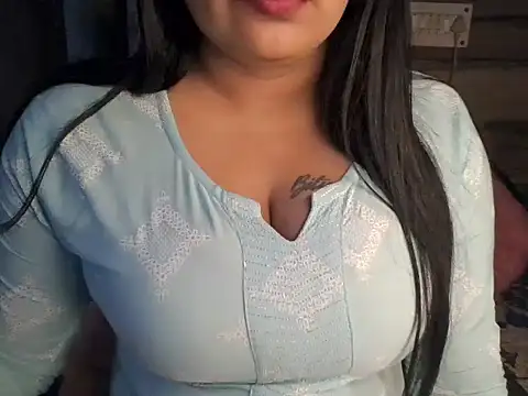 Snapshot of Trezza chatting on January 18, 2026, 8:23 pm Trezza online show from January 18, 2026, 8:23 pm