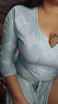 Snapshot of Trezza chatting on February 1, 2026, 6:12 am Trezza online show from February 1, 2026, 6:12 am