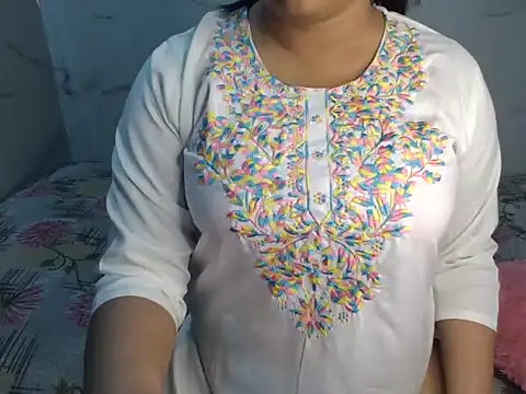 Trezza online show from April 17, 2026, 8:34 pm