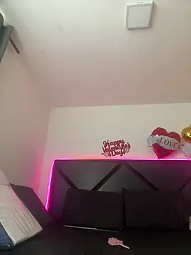 Snapshot of ScarlettAndClark chatting on February 19, 2026, 12:34 pm ScarlettAndClark online show from February 19, 2026, 12:34 pm