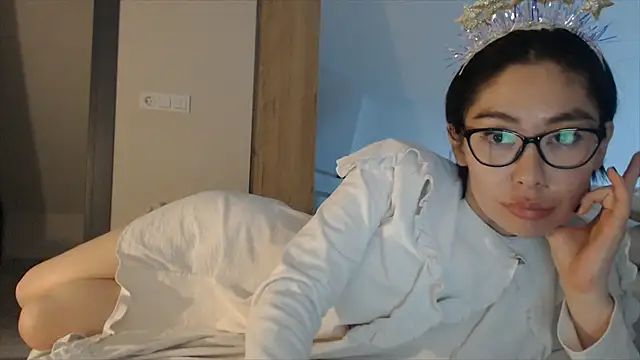 Snapshot of Kunimitsuu_ chatting on December 25, 2024, 9:22 pm Kunimitsuu online show from December 25, 2024, 9:22 pm