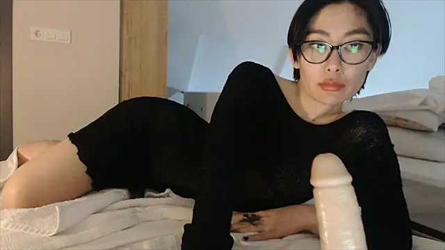 Snapshot of Kunimitsuu_ chatting on December 26, 2024, 9:37 pm Kunimitsuu online show from December 26, 2024, 9:37 pm