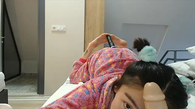 Kunimitsuu  online show from January 15, 2025, 3:22 am