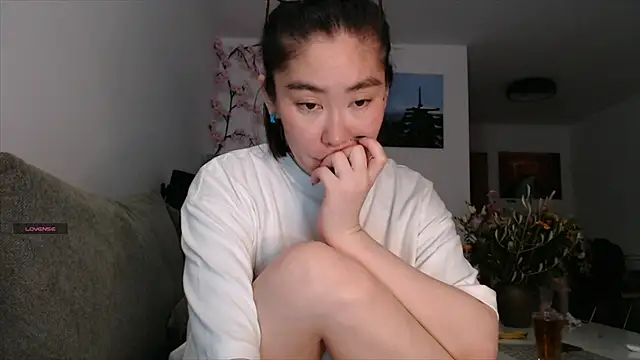 Kunimitsuu  online show from September 14, 2025, 10:31 pm