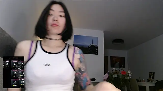 Kunimitsuu  online show from September 18, 2025, 10:34 pm