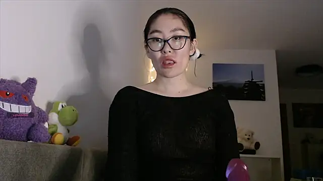 Kunimitsuu  online show from October 11, 2025, 10:52 pm