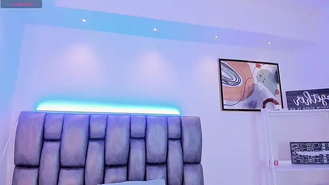 martina mancini online show from September 9, 2025, 12:15 pm