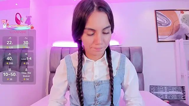 martina mancini online show from September 19, 2025, 1:01 pm