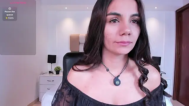 martina mancini online show from March 27, 2026, 7:24 pm