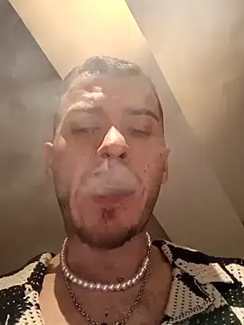 Snapshot of BenDover313OF chatting on December 15, 2024, 4:40 am BenDover313OF online show from December 15, 2024, 4:40 am