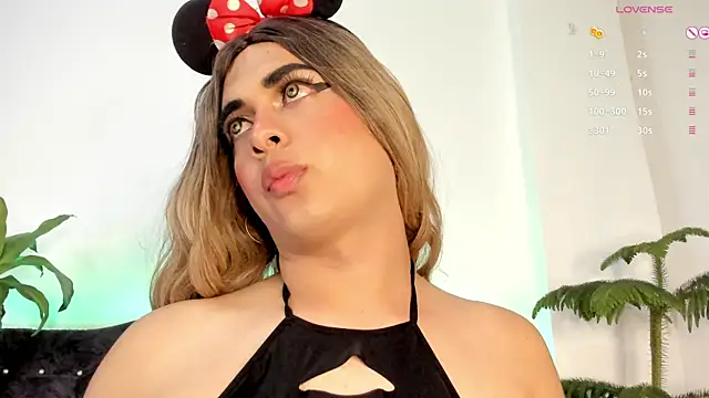 Snapshot of candy_canne__ chatting on January 8, 2025, 8:18 pm candy canne online show from January 8, 2025, 8:18 pm