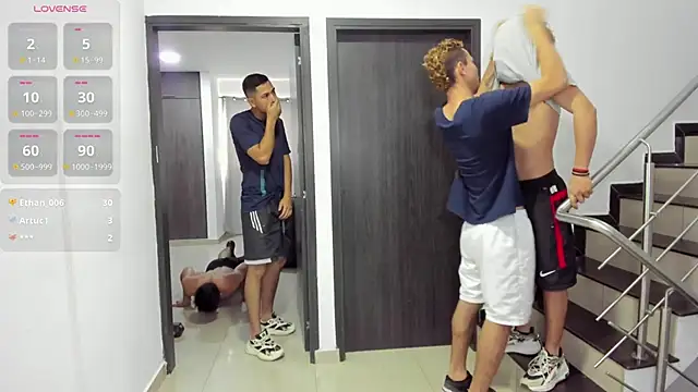 Snapshot of badguyss_bisex chatting on March 11, 2025, 2:40 pm badguyss bisex online show from March 11, 2025, 2:40 pm