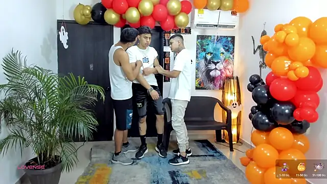 Snapshot of badguyss_bisex chatting on October 22, 2025, 11:32 am badguyss bisex online show from October 22, 2025, 11:32 am