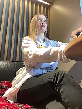 Snapshot of LadyTatiana_Madam chatting on January 17, 2025, 9:49 am LadyTatiana Madam online show from January 17, 2025, 9:49 am