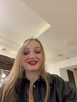 Snapshot of LadyTatiana_Madam chatting on February 15, 2025, 4:45 pm LadyTatiana Madam online show from February 15, 2025, 4:45 pm