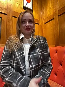 Snapshot of LadyTatiana_Madam chatting on February 19, 2025, 3:49 pm LadyTatiana Madam online show from February 19, 2025, 3:49 pm