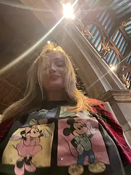 Snapshot of LadyTatiana_Madam chatting on March 7, 2025, 3:39 pm LadyTatiana Madam online show from March 7, 2025, 3:39 pm