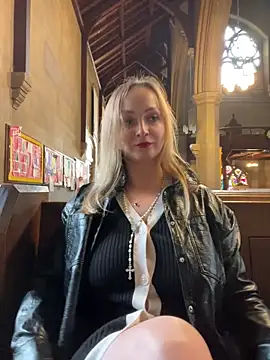 Snapshot of LadyTatiana_Madam chatting on October 16, 2025, 11:44 am LadyTatiana Madam online show from October 16, 2025, 11:44 am