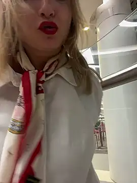 Snapshot of LadyTatiana_Madam chatting on November 3, 2025, 5:25 pm LadyTatiana Madam online show from November 3, 2025, 5:25 pm